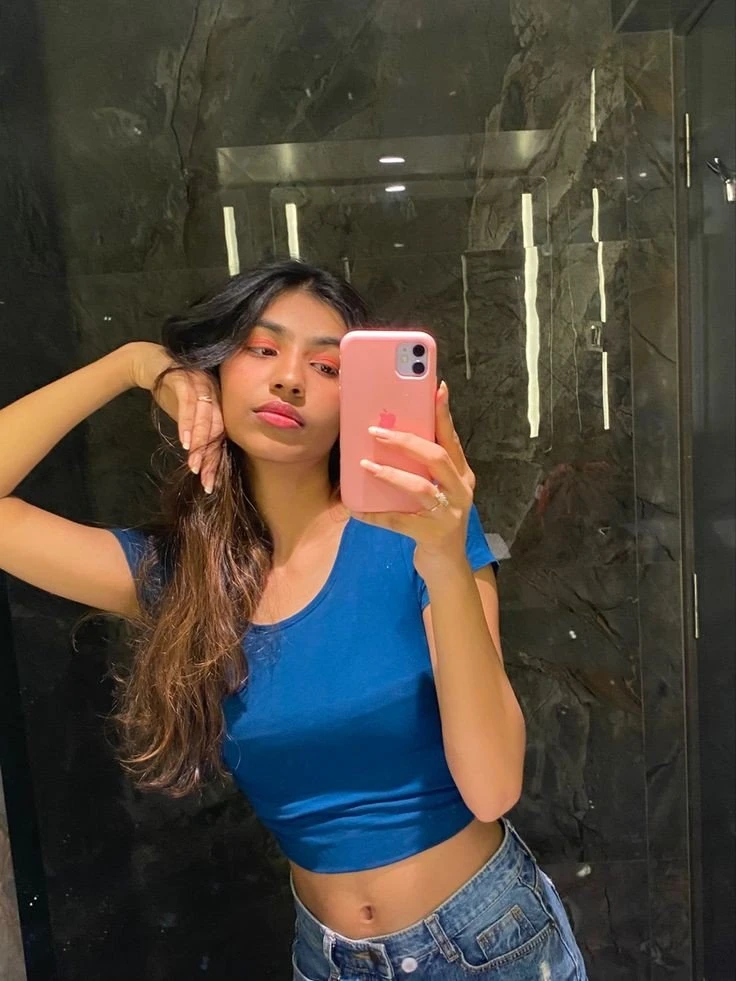 Heena Khan – Indian escort in Mumbai — 1 / 2