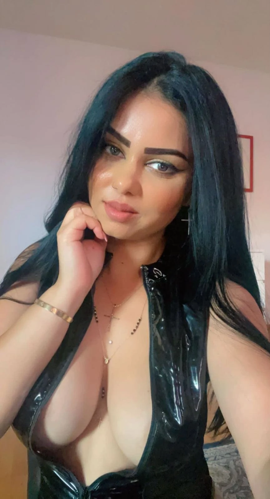 Soraya – Pakistani escort in Karāchi — 2 / 4