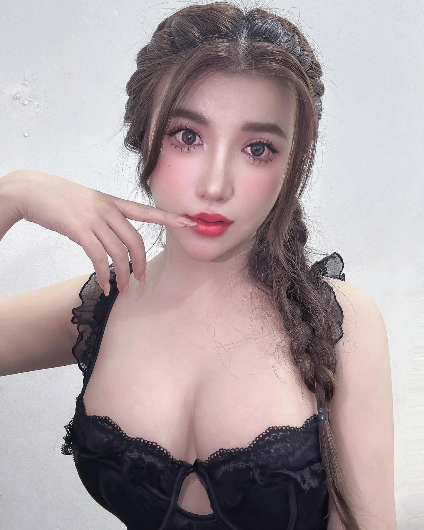 Osaka Vip – Filipino escort in Kathmandu — 2 / 13