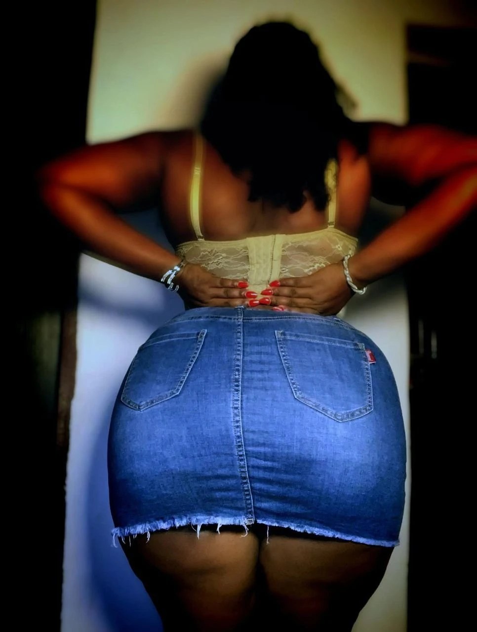 Creamiest – South African escort in Lomé — 3 / 4