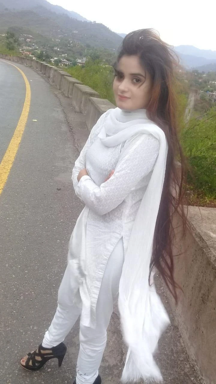 Mishal – Pakistani escort in Lahore — 2 / 3