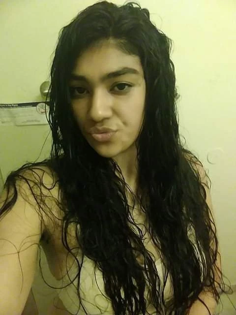 Monica – Filipino escort in Colonia del Sacramento — 3 / 7
