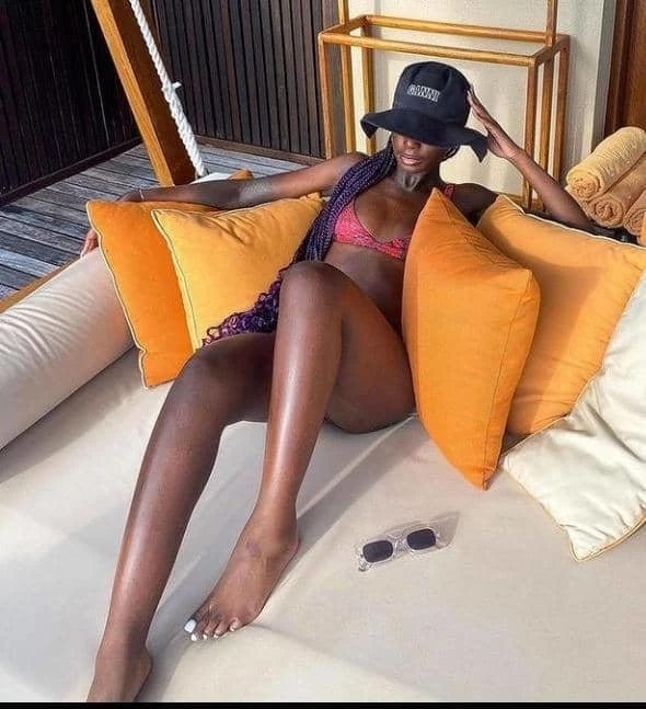 Juilet – South African escort in Beirut — 5 / 6