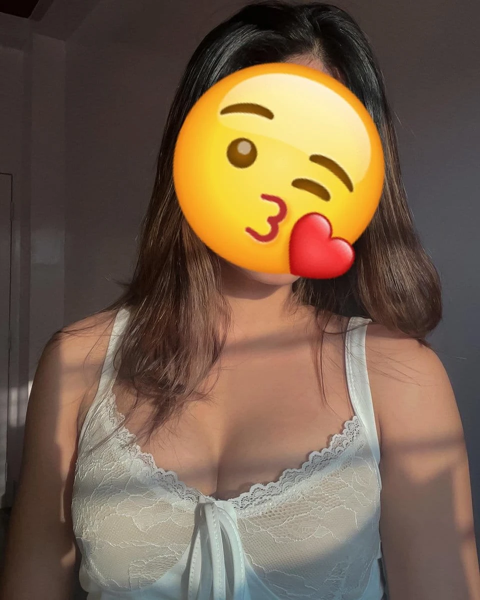 Kavita – Indian escort in Mumbai — 1 / 7