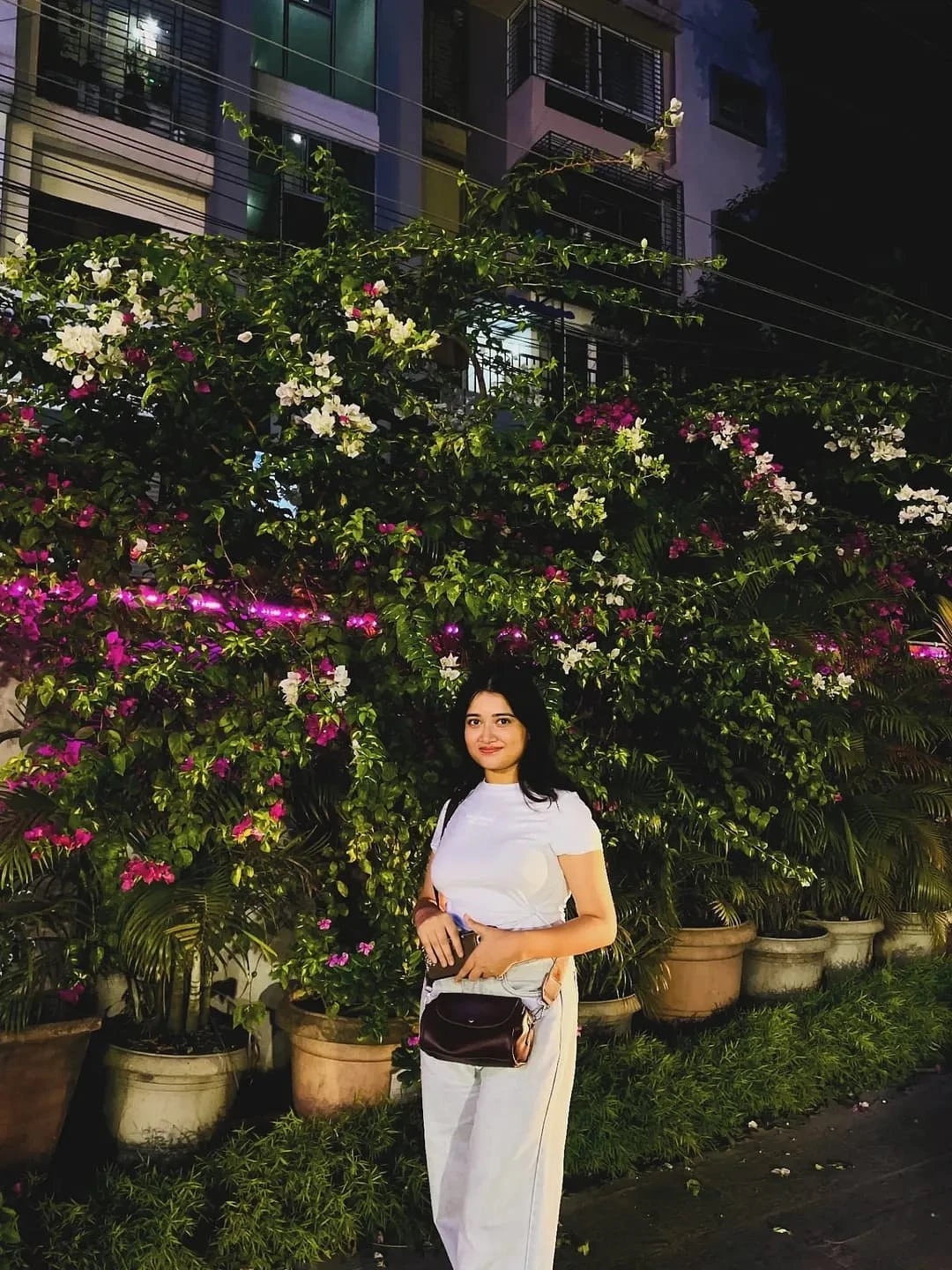 Independent Cash Payment – Indian escort in Kolkata — 1 / 5
