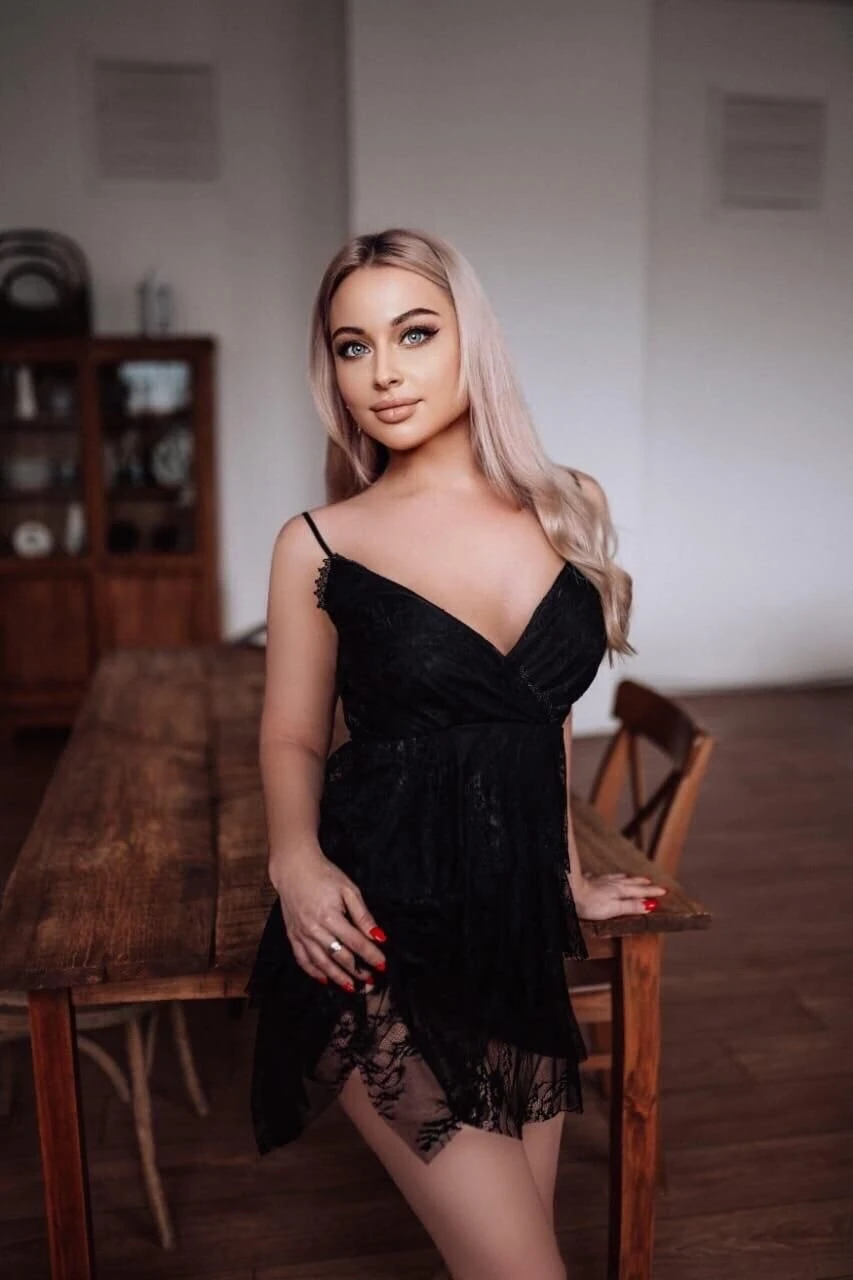 Arina, Independent – Russian escort in Hanoi — 4 / 8