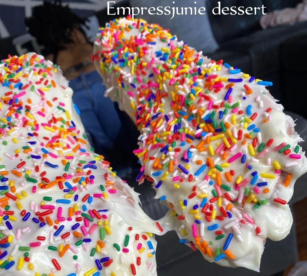 Empress Junie – Guinea Bissauan dominatrix in Beirut — 9 / 13