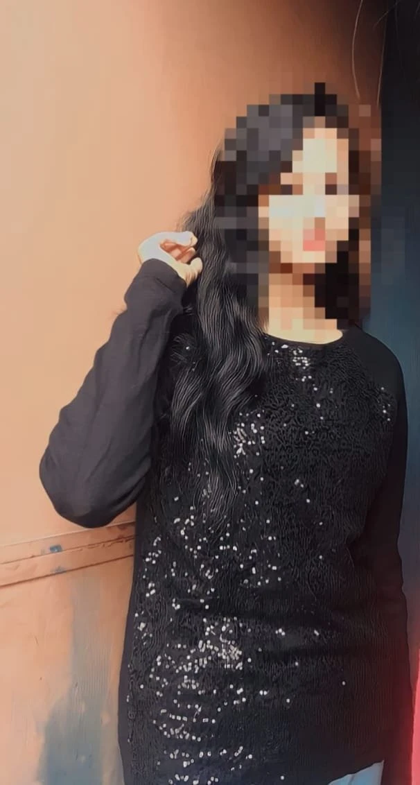 Real Meet & Cam session at best price – Indian escort in Mumbai — 1 / 3