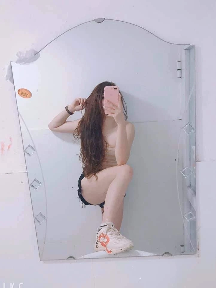 Giang Kun – Vietnamese escort in Hanoi — 4 / 5