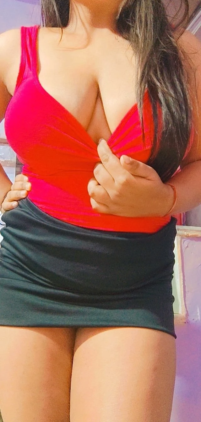 Crystal Web Cam Model – Indian escort in Mumbai — 1 / 6