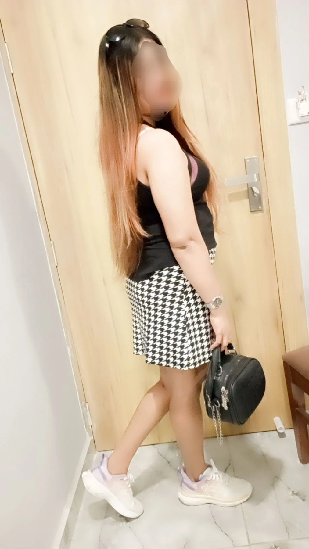 Neha🥀Cam & real meet 🥀 – Indian escort in Mumbai — 1 / 5