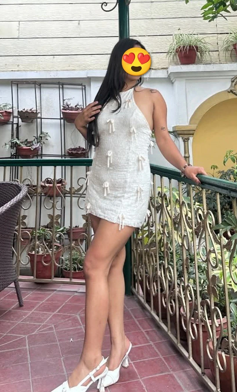 Hand cash service available – Nepalese dominatrix in Kathmandu — 2 / 3