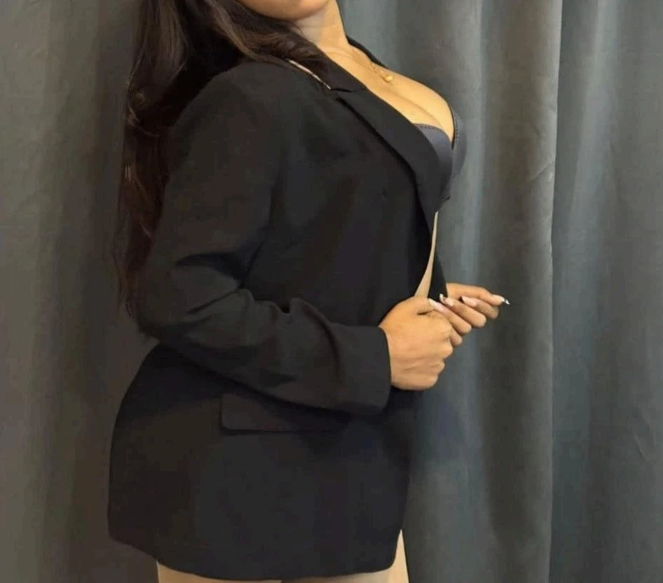 Cam & meet available – Indian escort in Kolkata — 4 / 7