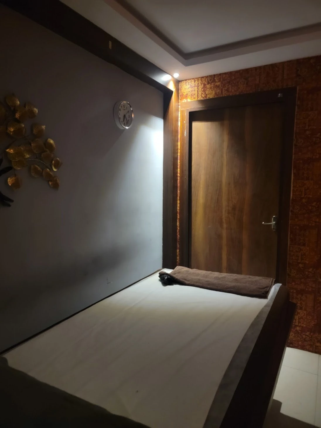 Paradiseon Spa Fullbody Erotic Massage – Indian escort in Hyderabad — 16 / 27