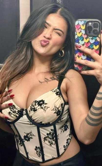 Beautiful Slim Lady Seeking – Indian escort in Kolkata, Escort, Kolkata