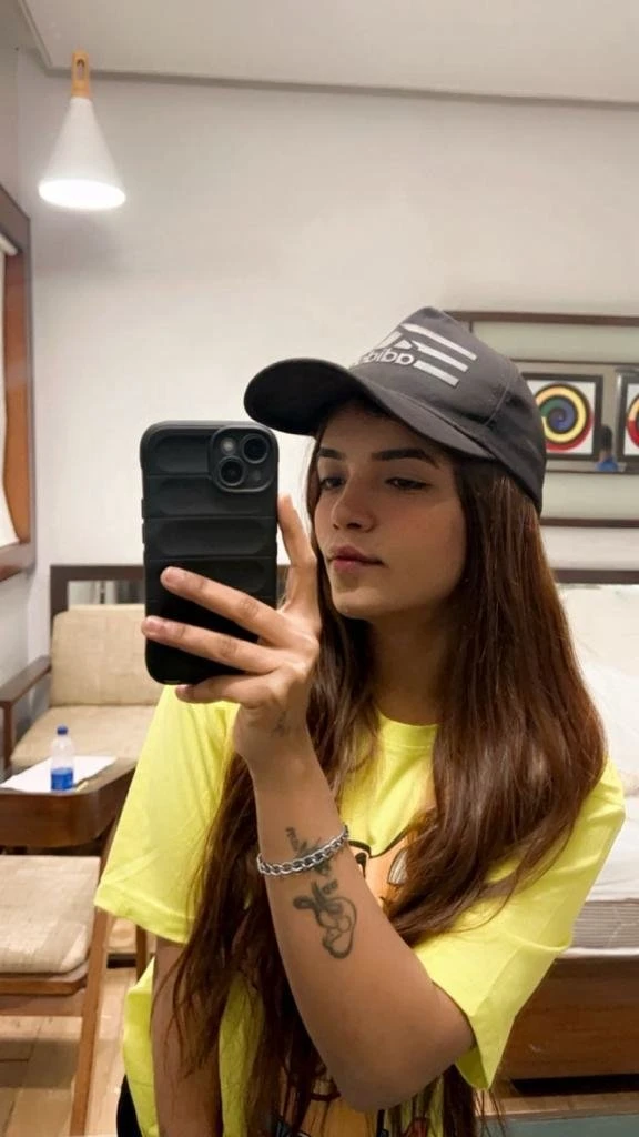 Im soniya independent model book – Indian escort in Hyderabad, Escort, Hyderabad