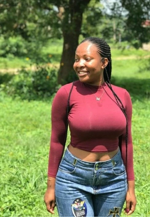 BRENDA – Kenyan escort in Bangalore — 4 / 5