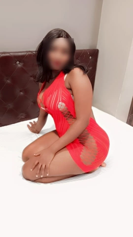 Shaniz From South Africa – South African escort in Mumbai — 4 / 6