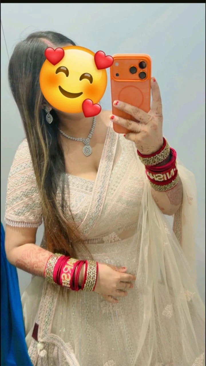 Maanu Cam/real Meet Big Boobs House Wife – Indian escort in New Delhi — 10 / 11