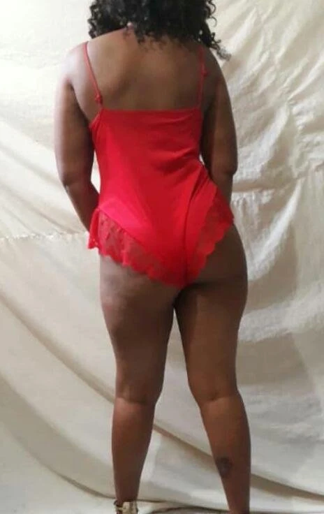 Elvira – Ivorian escort in Abidjan — 3 / 4