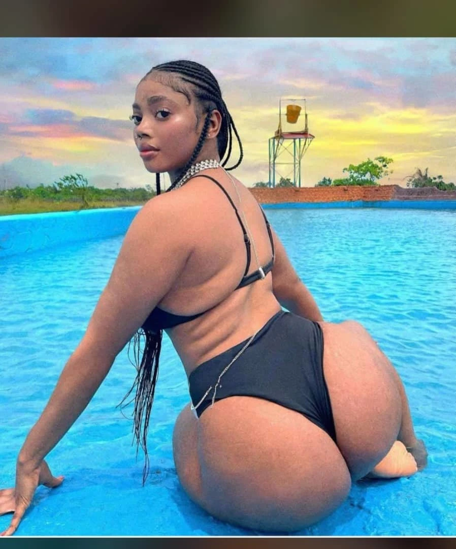 Magnificent – South African escort in Casablanca — 2 / 3