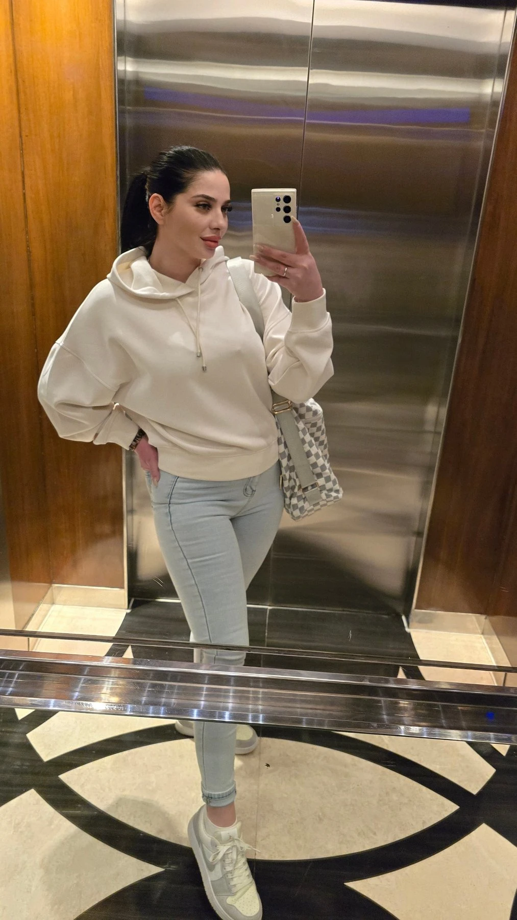 Same Girl Available Direct Payment – Spanish escort in Chennai — 2 / 5