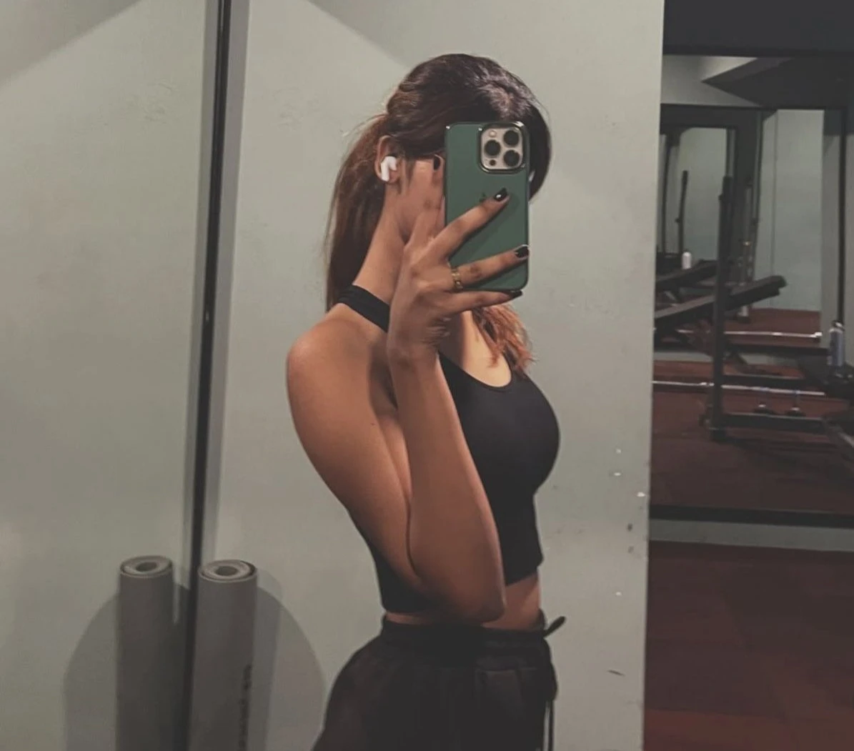Zara New – companion in Colombo — 3 / 4