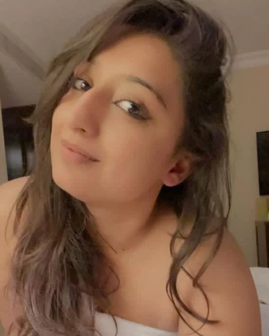 Escorts in Karachi – Pakistani escort in Karāchi — 2 / 3