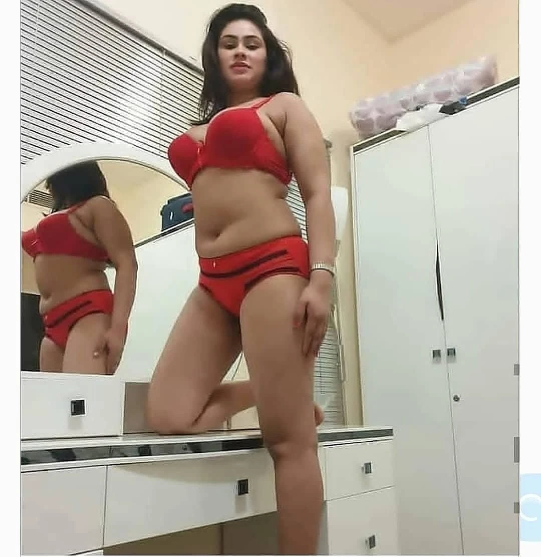 Khushboo Singh – Indian escort in Navi Mumbai — 2 / 3