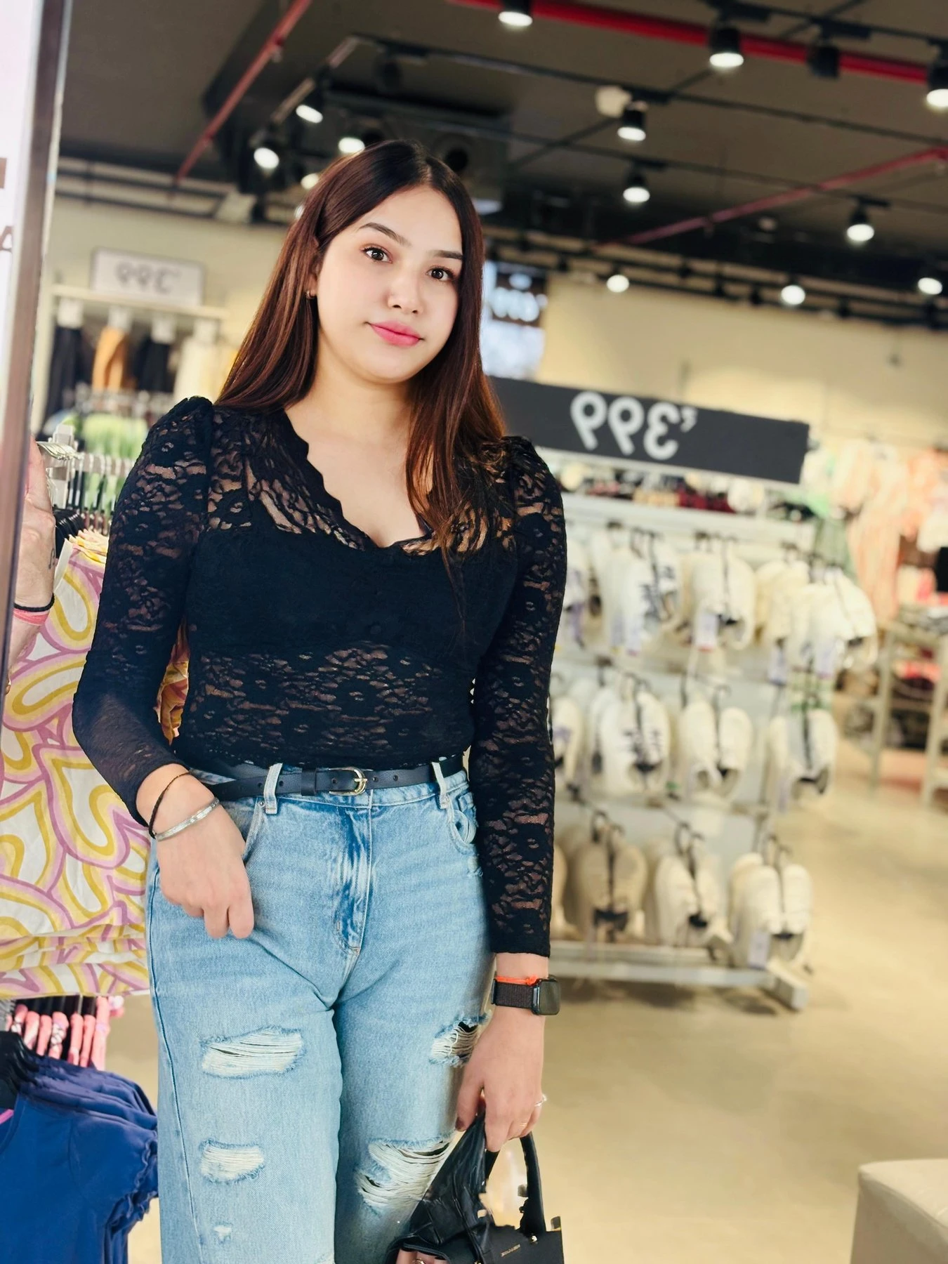 Riya Choudhary – Indian escort in Gurgaon — 4 / 13