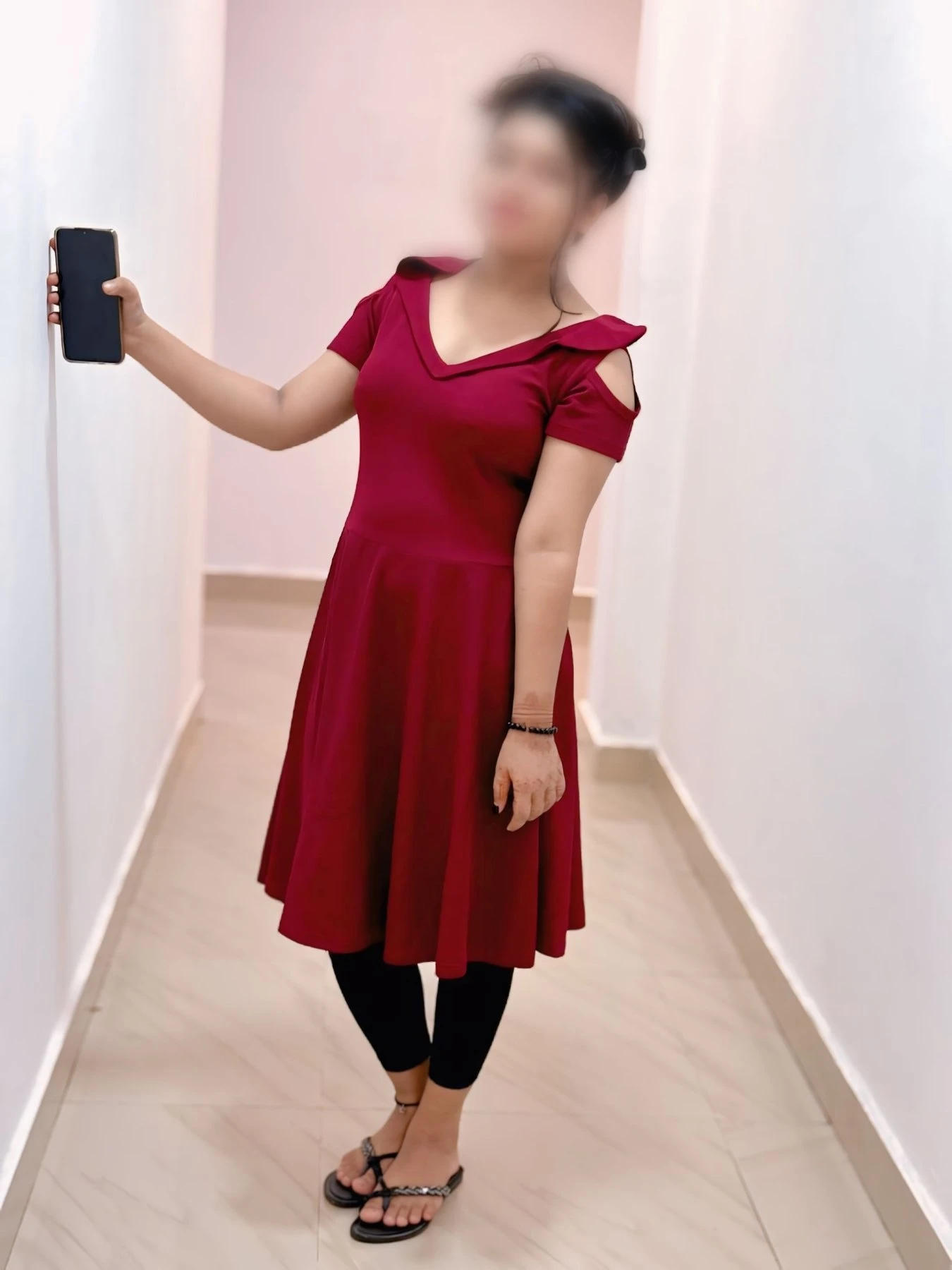 Real Escorts - pay cash to girl directly – Indian escort in Hyderabad — 2 / 4