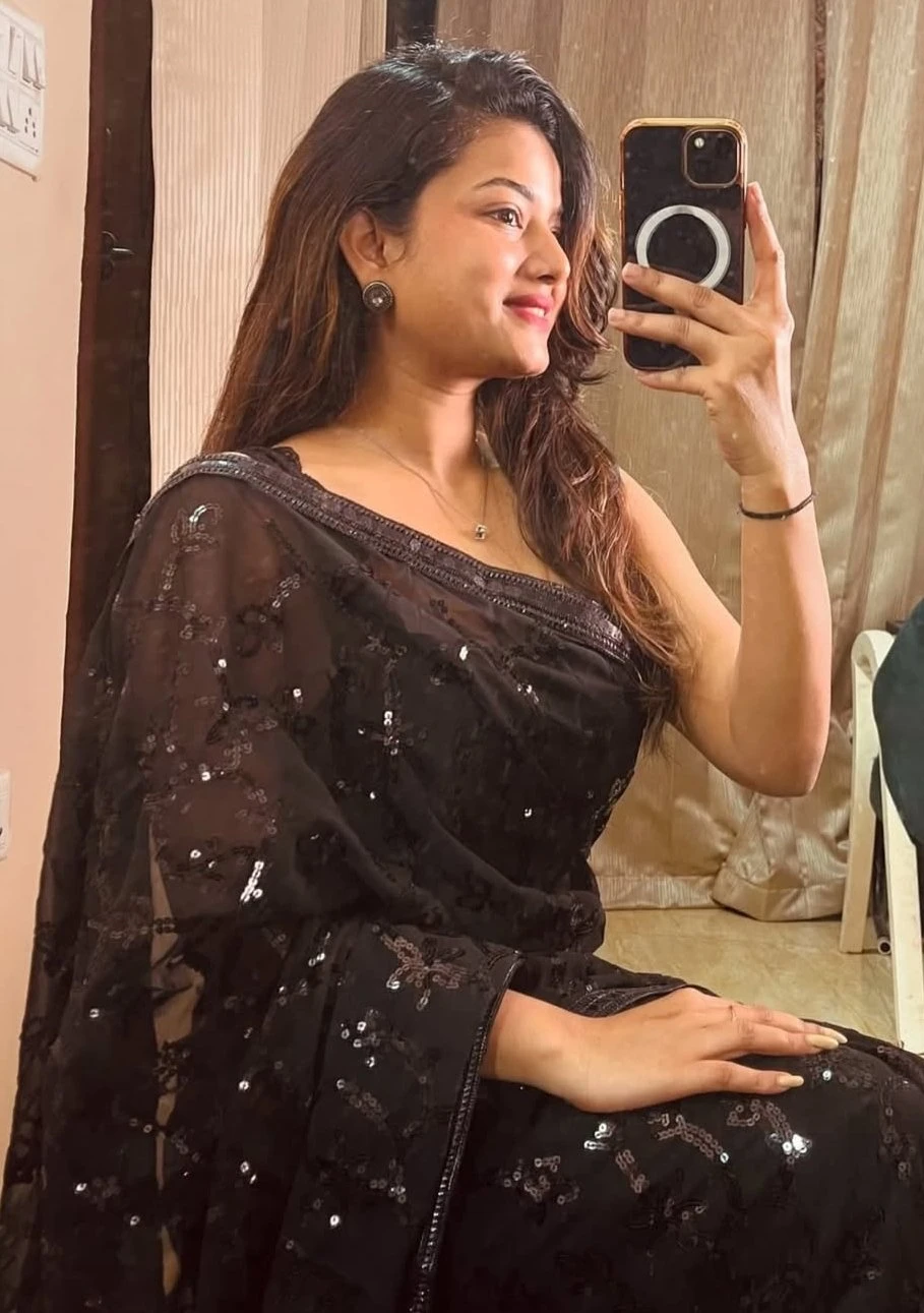 Independent Escort Real Meet/nude Cam – Indian escort in New Delhi — 3 / 6