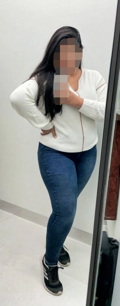 Enjoy Best Blowjob, Aarohi 22yr – Indian escort in Mumbai — 10 / 14