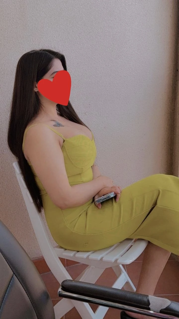 Chahat – Indian escort in Noida — 2 / 5