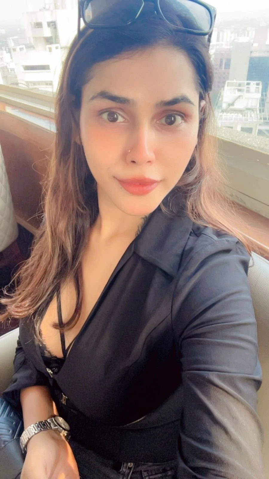 Real Meet & Cam secssion Mouni Roy – Indian escort in Thane — 4 / 6