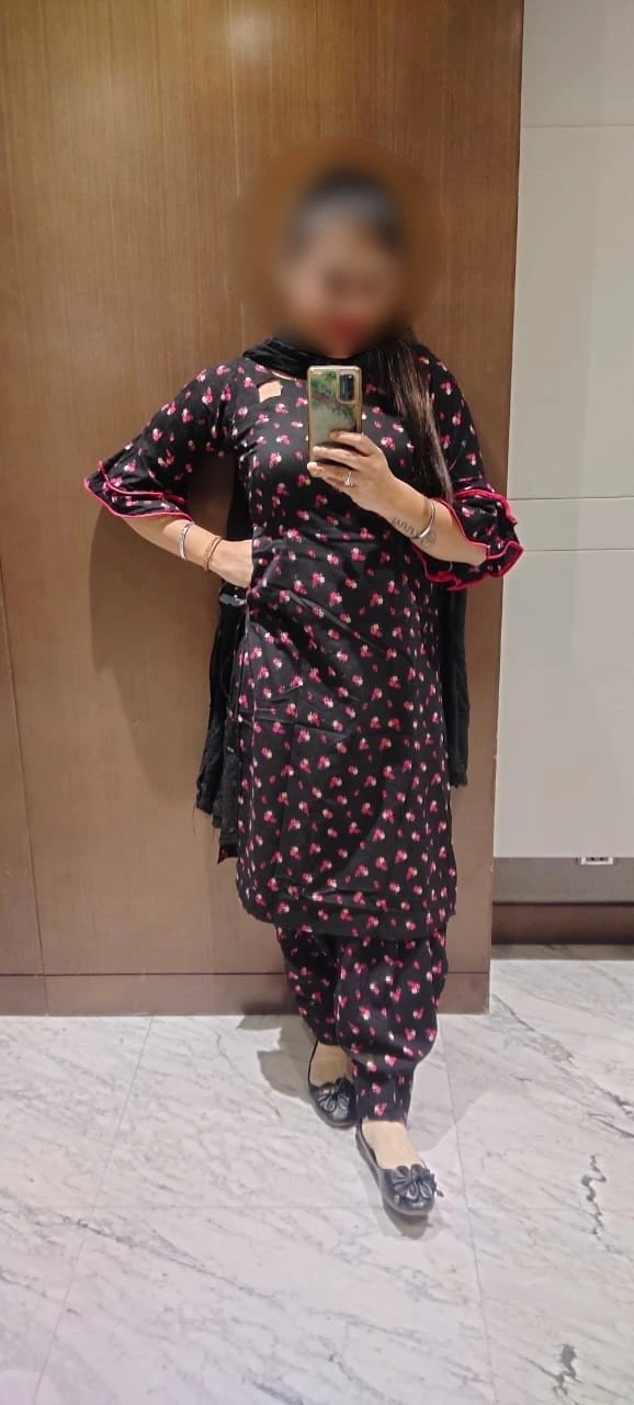 Dolly Escort in Aerocity – Indian escort in New Delhi — 4 / 6