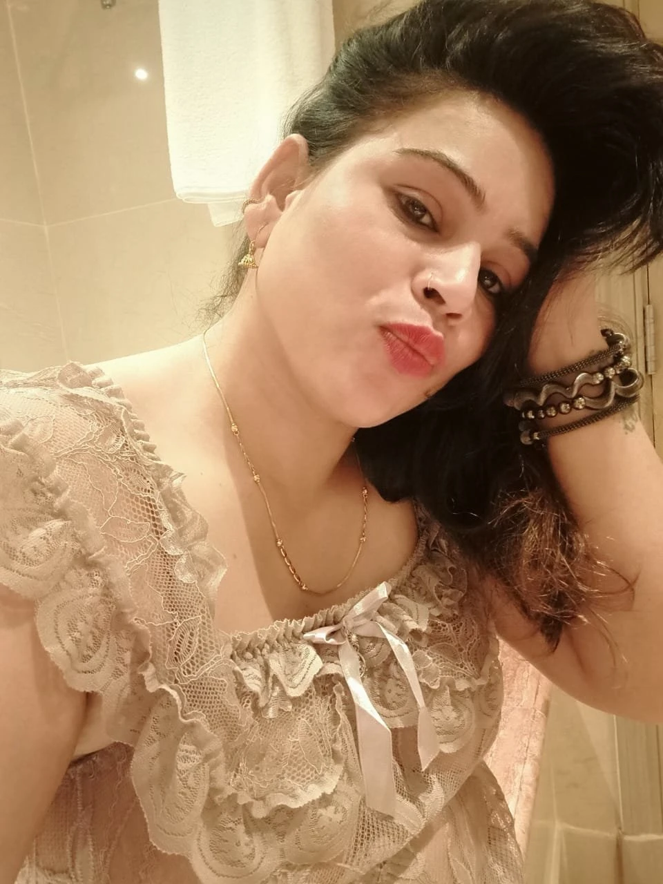 Anu Cam Girl – Indian escort in New Delhi — 2 / 4