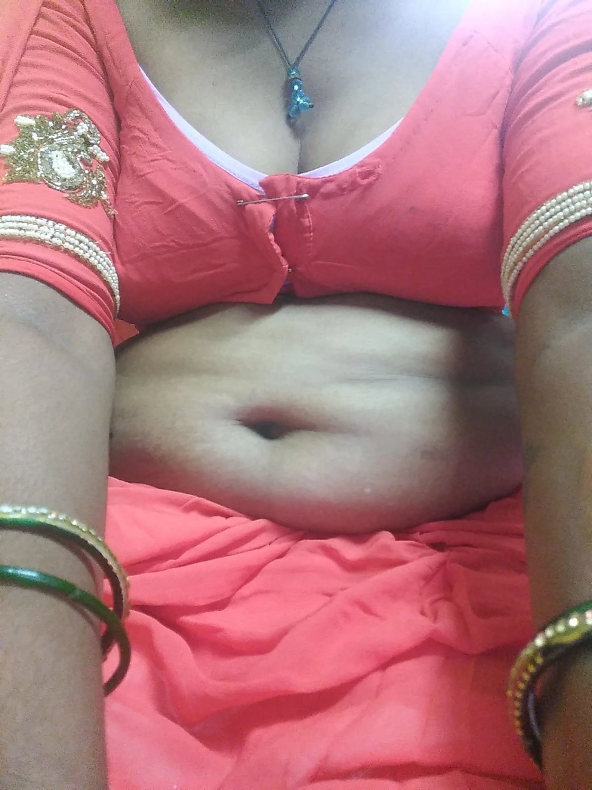 Punam – Indian escort in Bangalore — 2 / 4