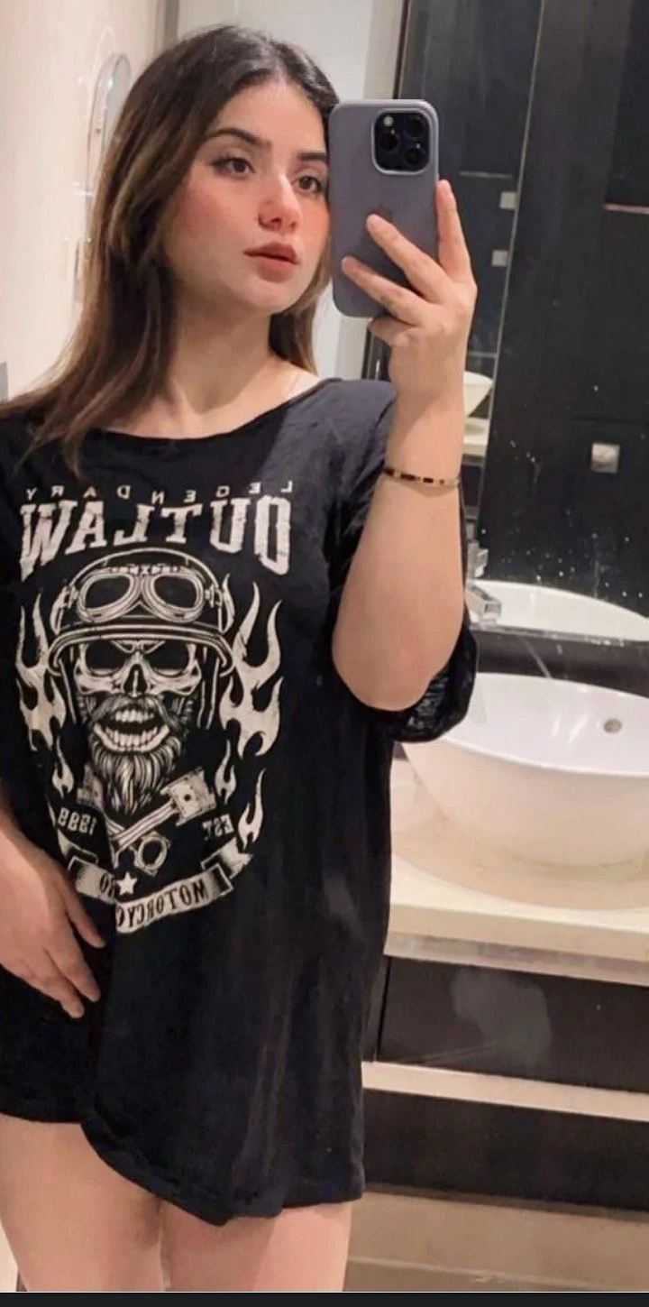 Laila – Russian escort in Pune — 12 / 13