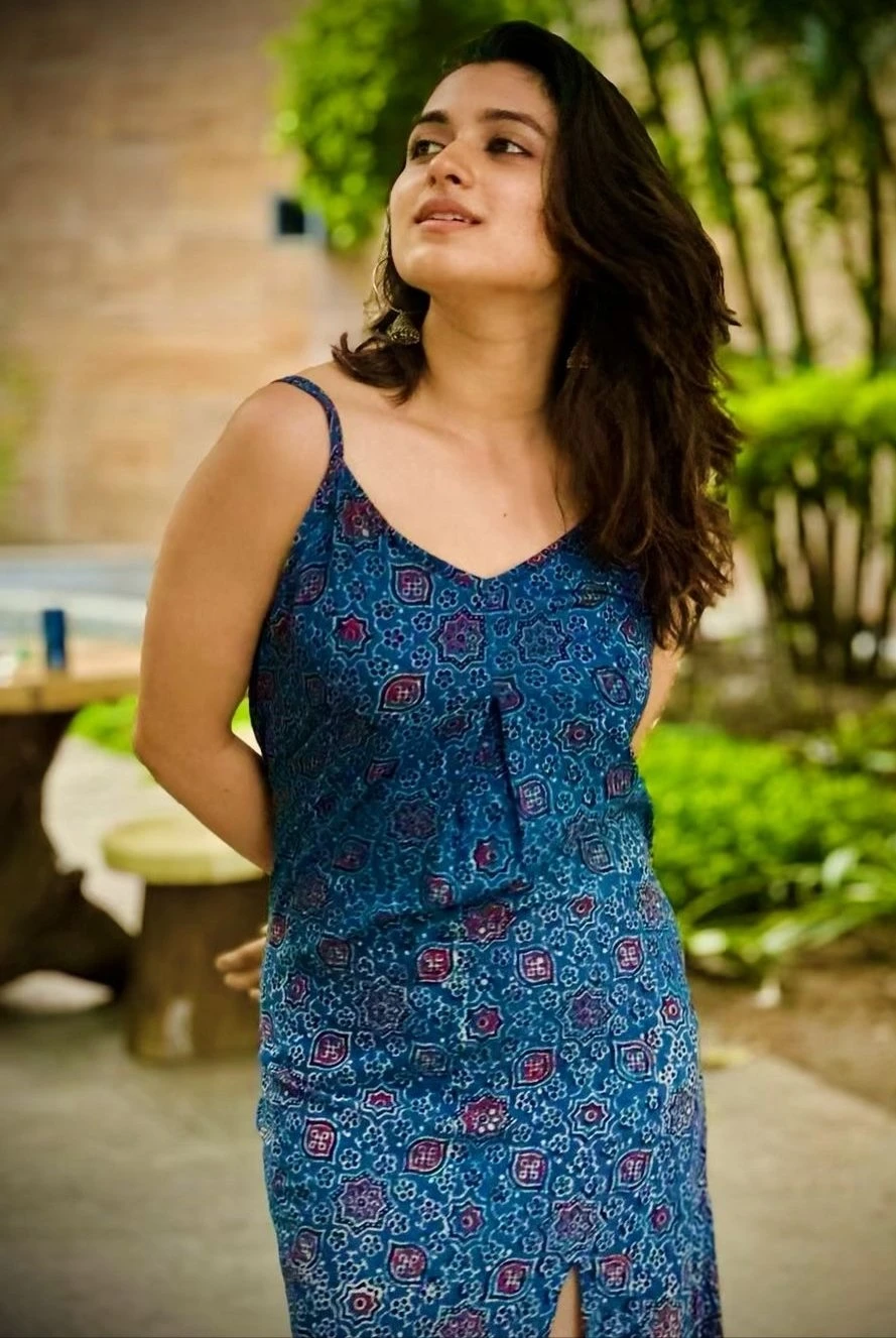 Independent Ragin Cam Show and Reel Meet – Indian escort in New Delhi — 2 / 4