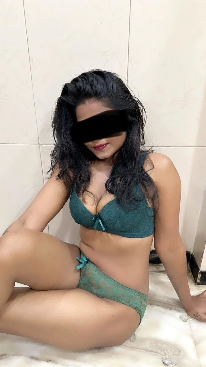 Megha Want to Hold You – Indian escort in Mumbai — 7 / 12