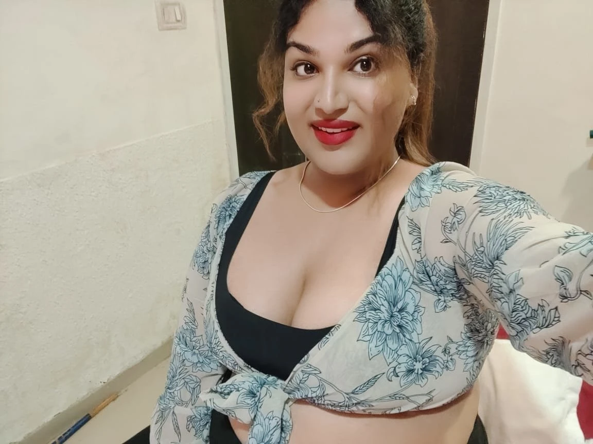 Punjabi Mistress Rihana online sessions – Indian escort in Mumbai — 3 / 30