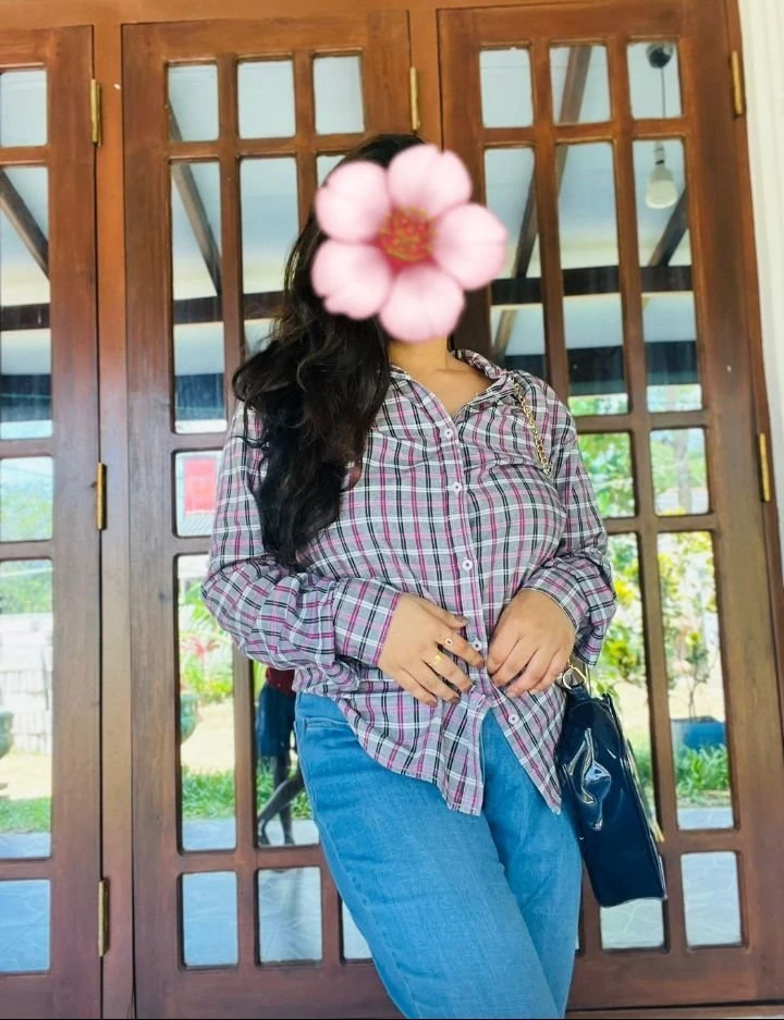 Liza – Sri Lankan escort in Colombo — 4 / 5