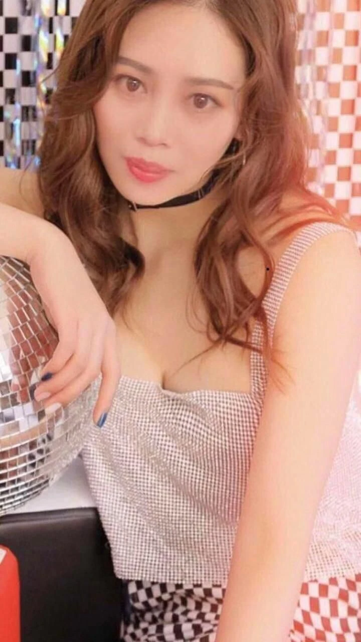 Winni – Chinese escort in Colombo — 3 / 6
