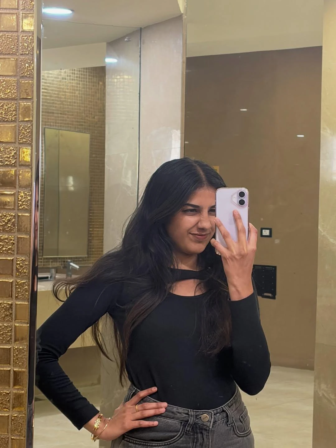 Neharika – escort in Kottayam — 4 / 5