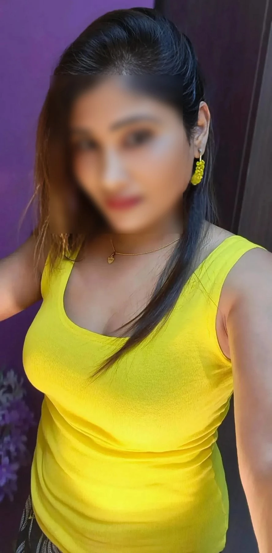 ️PRIYA WEBCAM REAl MEET – Indian escort in Hyderabad — 3 / 5