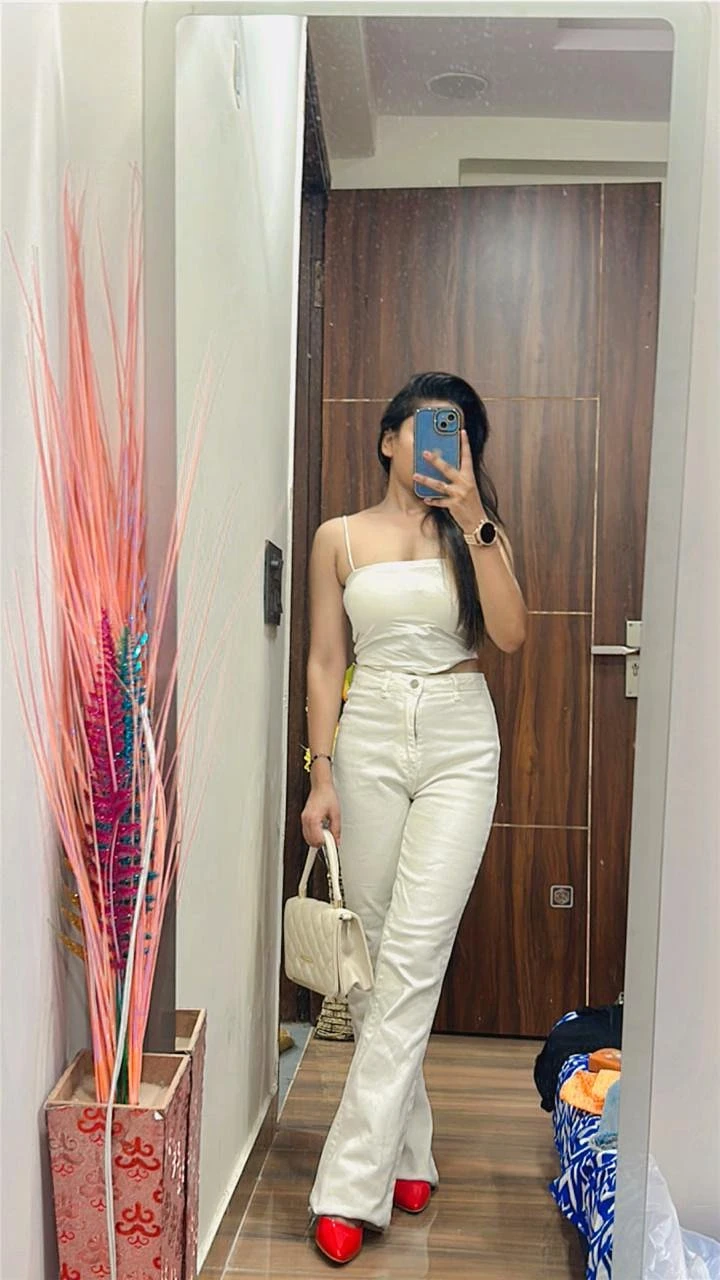 Neha College Going Girl Incall / Outcall – Indian escort in New Delhi — 3 / 4