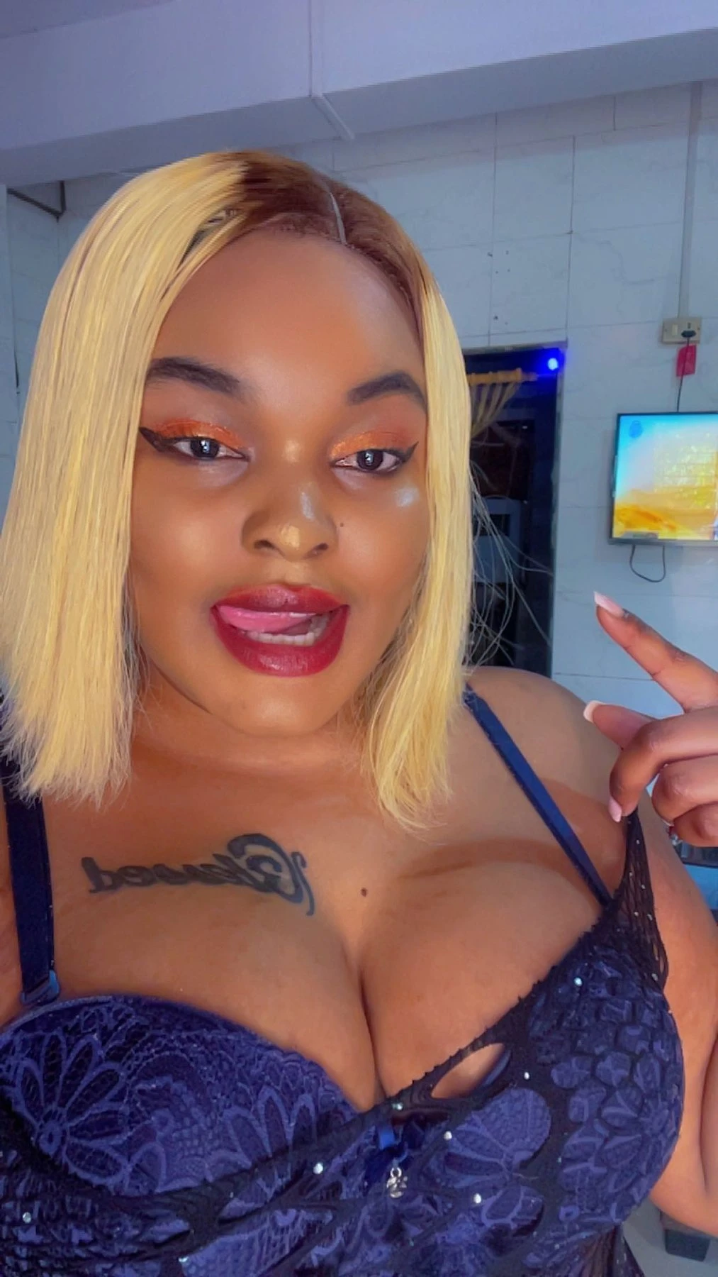 CINDY JUST ARRIVED – Kenyan escort in Navi Mumbai — 4 / 5
