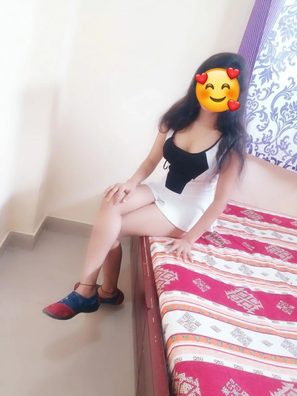 Miss Priya. Real Meet & Online Services – Indian escort in New Delhi — 1 / 4