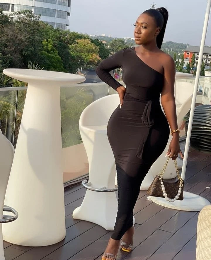 Fiona – Kenyan escort in Colombo — 4 / 6